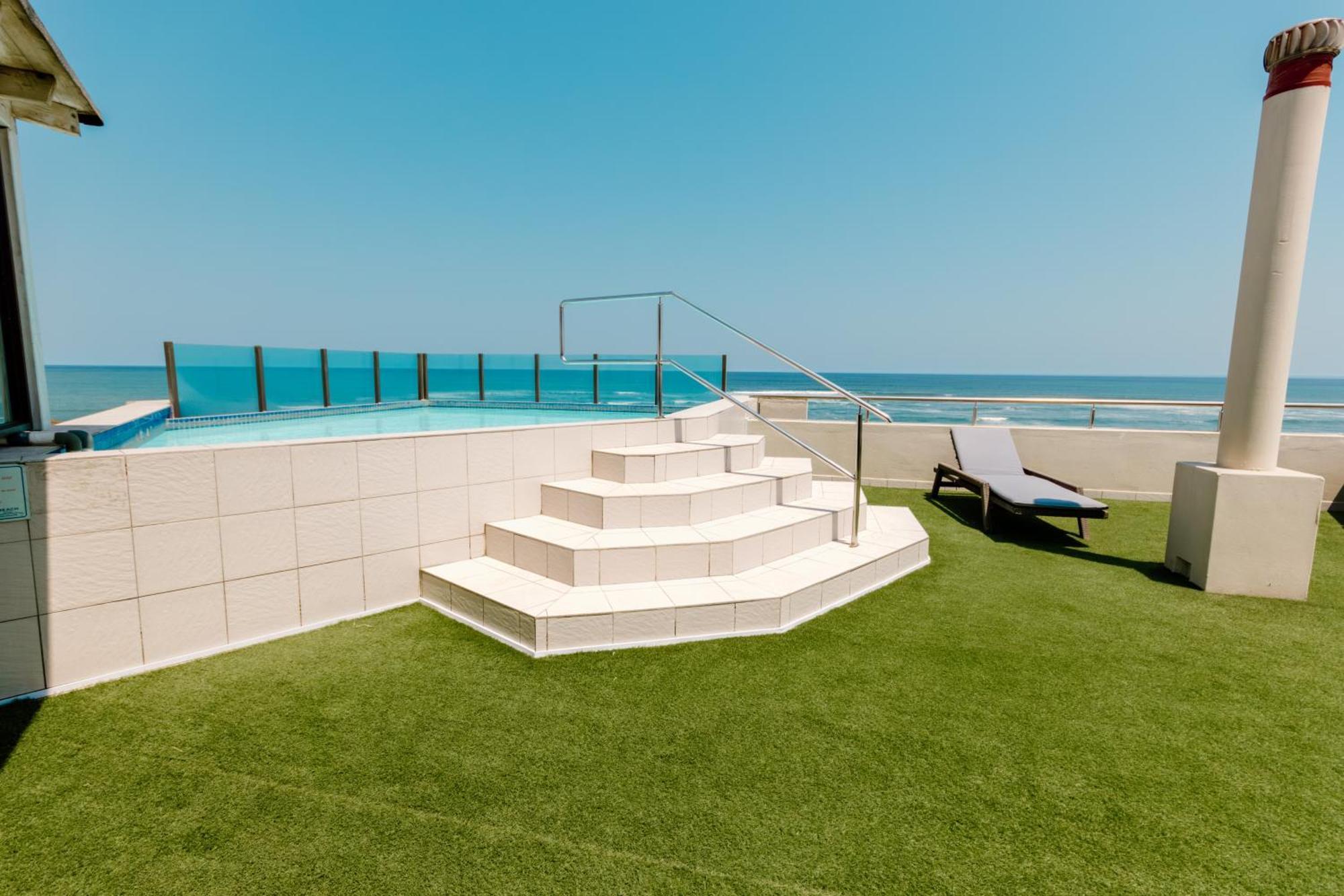 Beach Hotel סווקופמונד מראה חיצוני תמונה